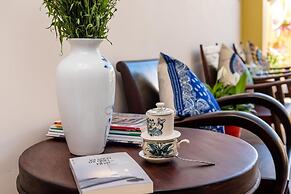 Golden Walls Homestay