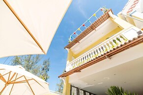 Golden Walls Homestay