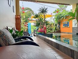 Golden Walls Homestay