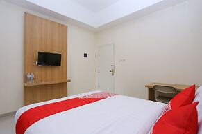 OYO 999 Garuda Guesthouse