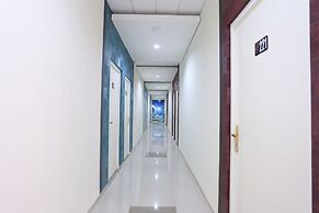 OYO 999 Garuda Guesthouse