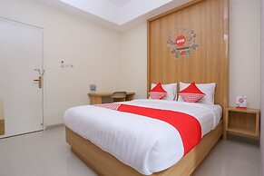 OYO 999 Garuda Guesthouse