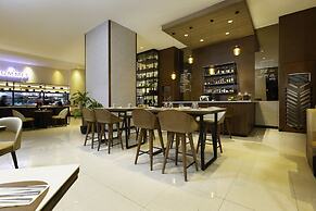 Summit Hotel Greenhills