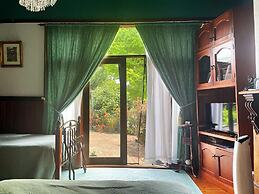 Stony Rise Cottage B&B