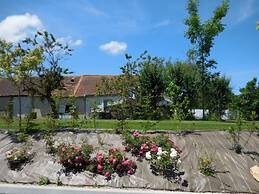 FastHotel Montmarault - Auberge du Grand Champ