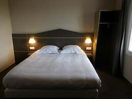 FastHotel Montmarault - Auberge du Grand Champ