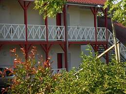 FastHotel Montmarault - Auberge du Grand Champ