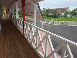 FastHotel Montmarault - Auberge du Grand Champ