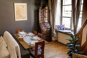 Old Town Folk Apartment