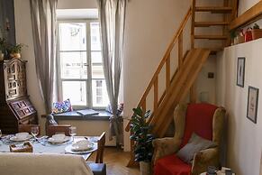 Old Town Folk Apartment