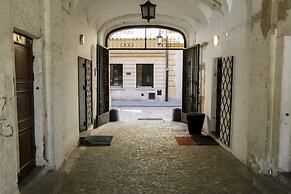 Old Town Folk Apartment