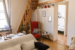 Old Town Folk Apartment