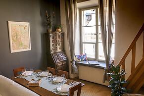 Old Town Folk Apartment