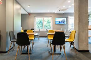 Nest Style Valencia Hotel