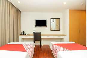 OYO 225 Premier Place Hotel