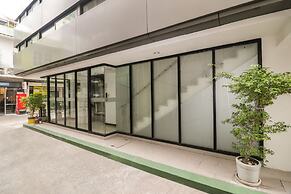 OYO 225 Premier Place Hotel