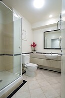 Toodle's Stylish stay on Queen Street