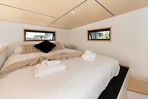 Toodle's Cozy Loft Hideaway