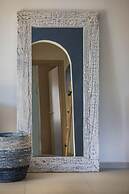 Meliti Waterfront Suites