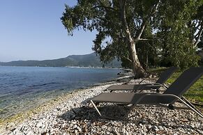 Meliti Waterfront Suites