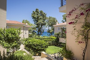 Meliti Waterfront Suites