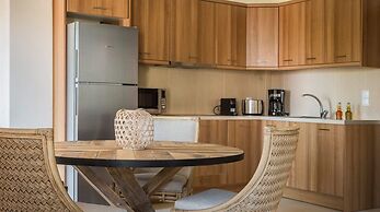 Meliti Waterfront Suites