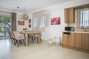 Meliti Waterfront Suites