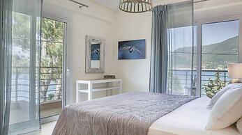 Meliti Waterfront Suites