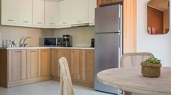 Meliti Waterfront Suites