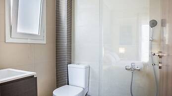 Meliti Waterfront Suites