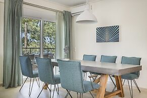 Meliti Waterfront Suites