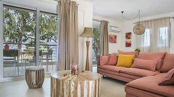 Meliti Waterfront Suites