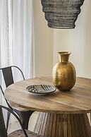 Meliti Waterfront Suites