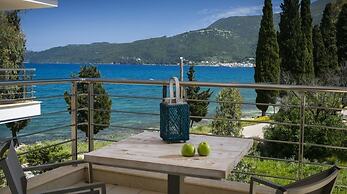 Meliti Waterfront Suites