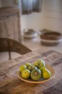 Meliti Waterfront Suites