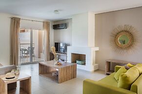 Meliti Waterfront Suites