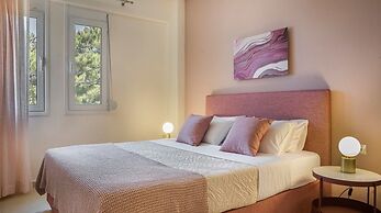 Meliti Waterfront Suites