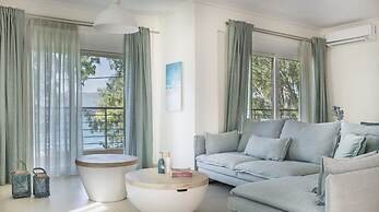 Meliti Waterfront Suites