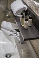 Meliti Waterfront Suites