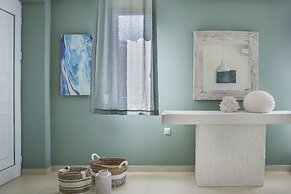 Meliti Waterfront Suites