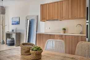 Meliti Waterfront Suites