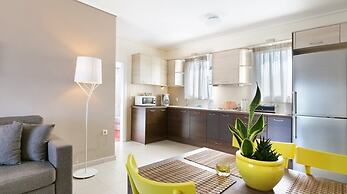 Meliti Waterfront Suites