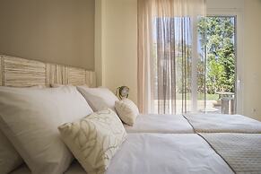 Meliti Waterfront Suites