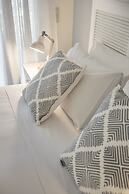 Meliti Waterfront Suites