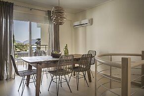 Meliti Waterfront Suites