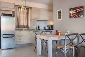 Meliti Waterfront Suites