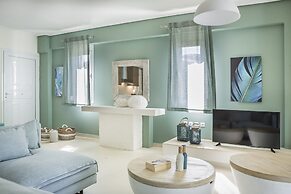 Meliti Waterfront Suites