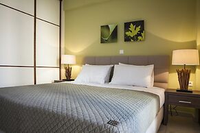 Meliti Waterfront Suites