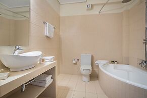 Meliti Waterfront Suites