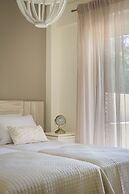 Meliti Waterfront Suites